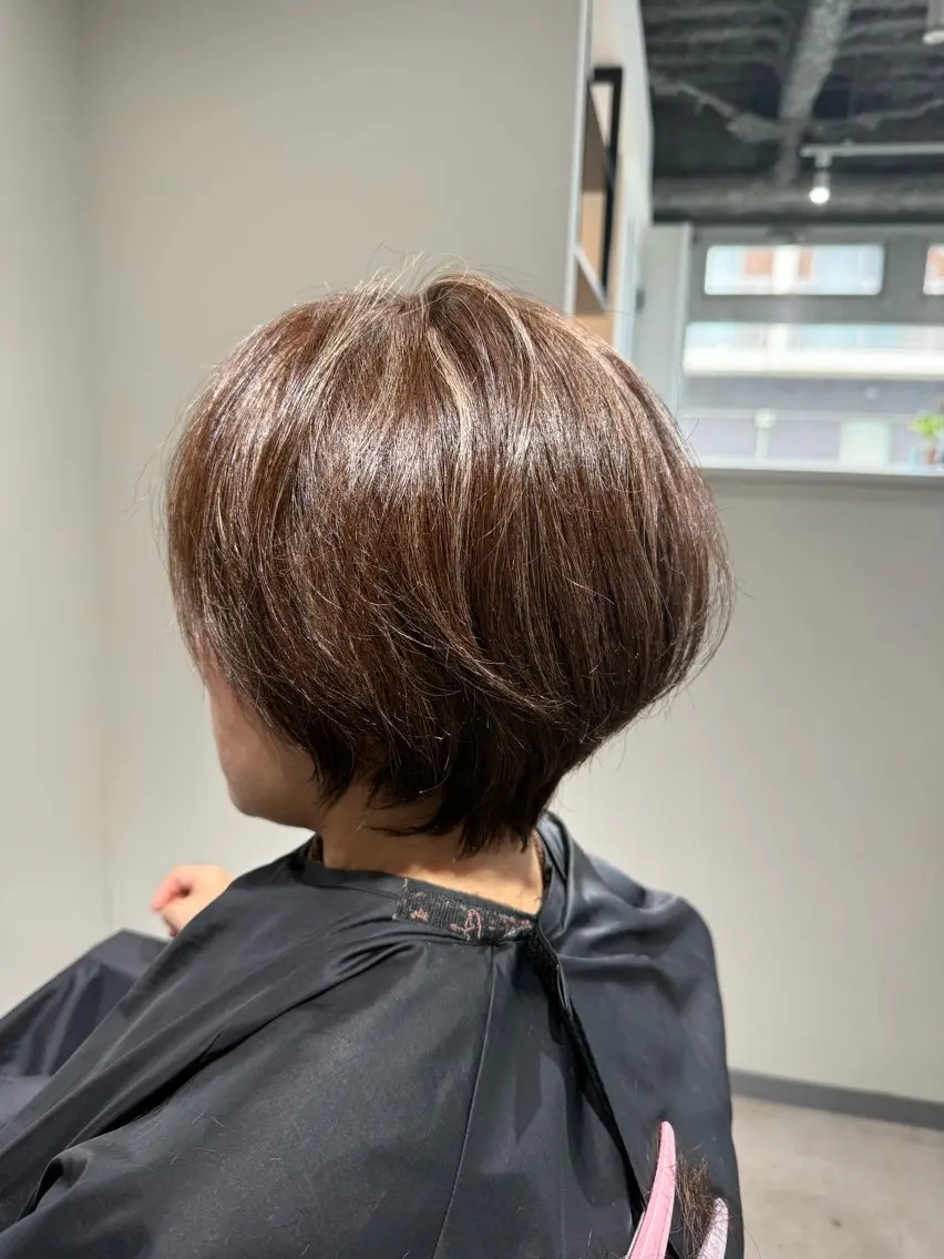 ショート カラー ヘアカラー トリートメント 脱白髪染め美容師 竹内涼乃のヘアスタイル