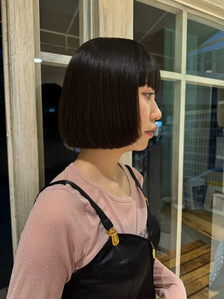 ショート ボブ 縮毛矯正 トリートメント kai🐇似合わせ レイヤーカットのヘアスタイル