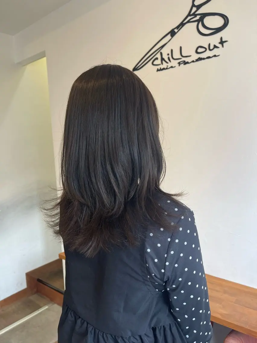 ロング レイヤーカット カット ヘアカラー chill out 甲斐千尋のヘアスタイル