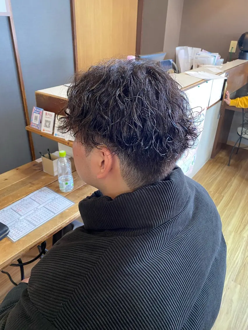 パーマ メンズ メンズパーマ 波巻きパーマ パーマ Ryo 🌀のヘアスタイル