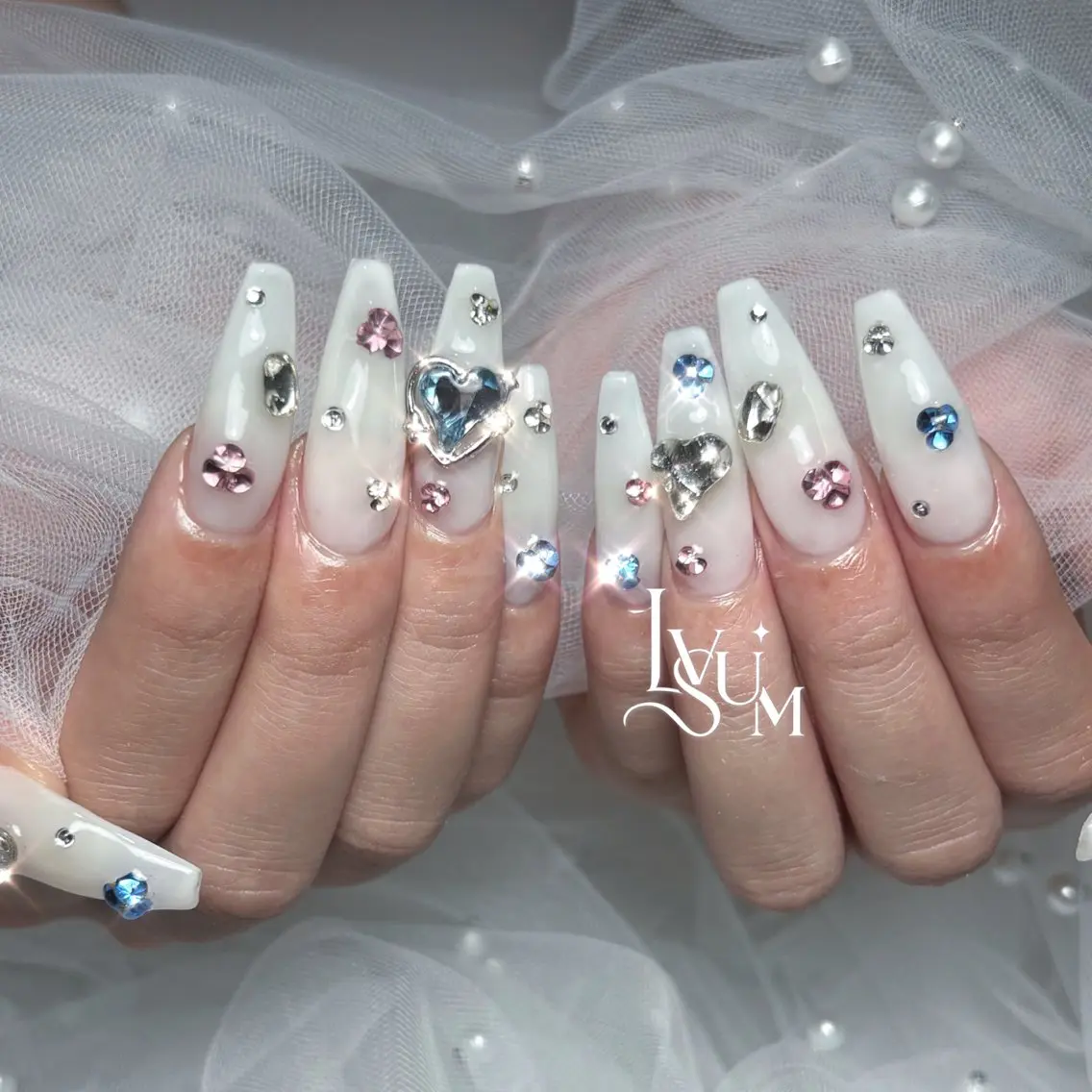 ネイル ハート キラキラネイル ハンドネイル lvsum nailのネイルデザイン