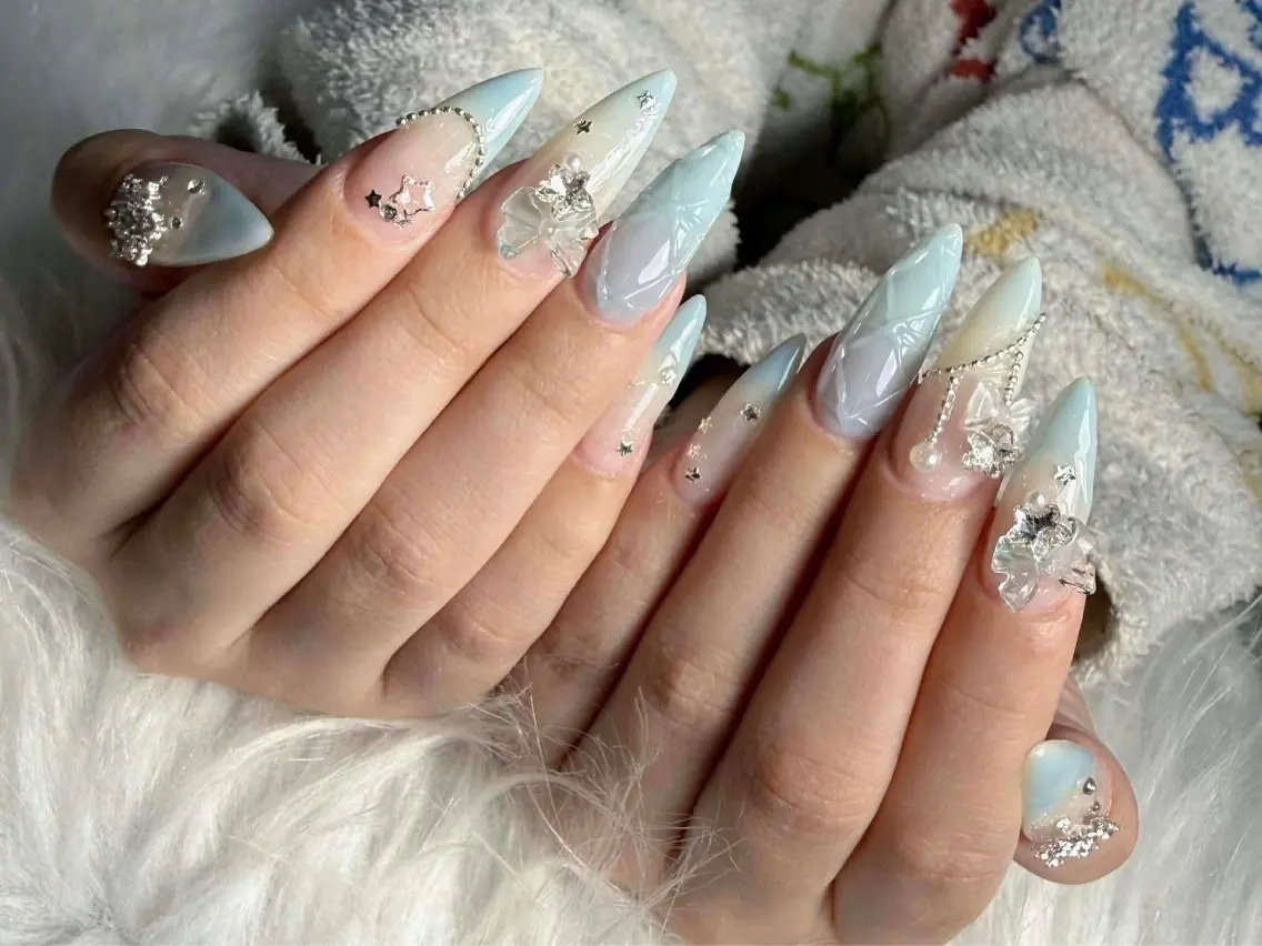 ネイル オーロラネイル 長さ出し フットネイル フレンチネイル ジェルネイル アンアンBelle Nail 池袋のネイルデザイン