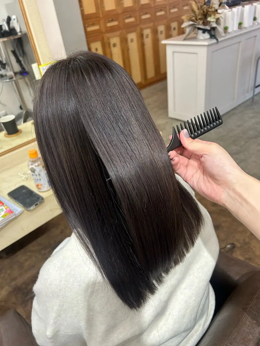 ミディアム カット ヘアカラー トリートメント YUIMARL SUZUKAのヘアスタイル