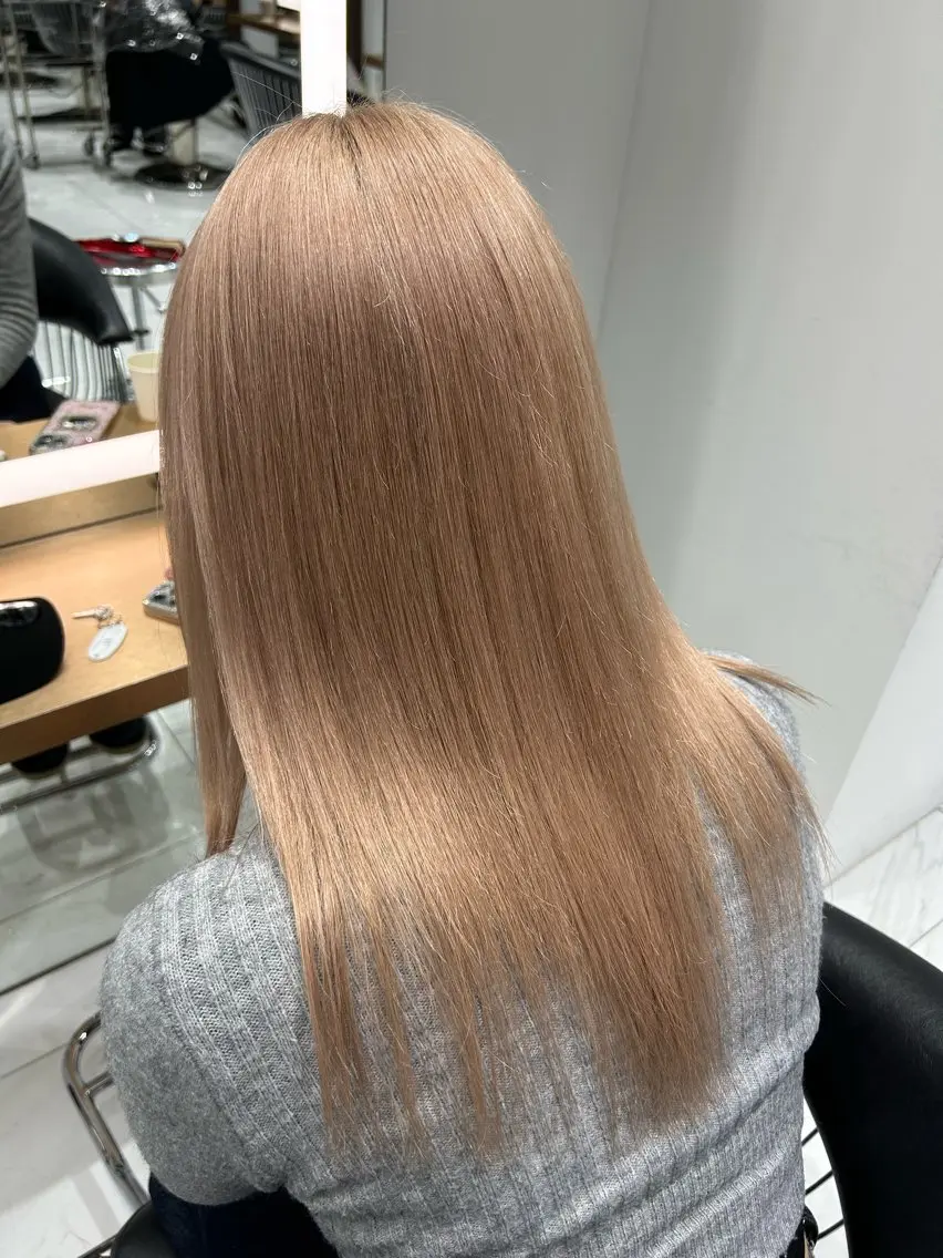 土曜、祝日限定🎀ブリーチリタッチ+オンカラー🩷【⚠️リタッチ幅が2-3センチ以内の方のみ募集】の写真