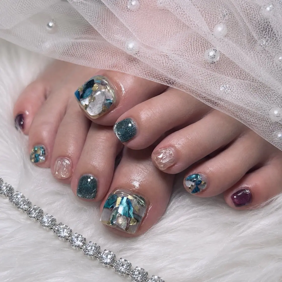 ネイル フットネイル 𝑅𝑖𝑛 🫧 アクリルスカルプのネイルデザイン