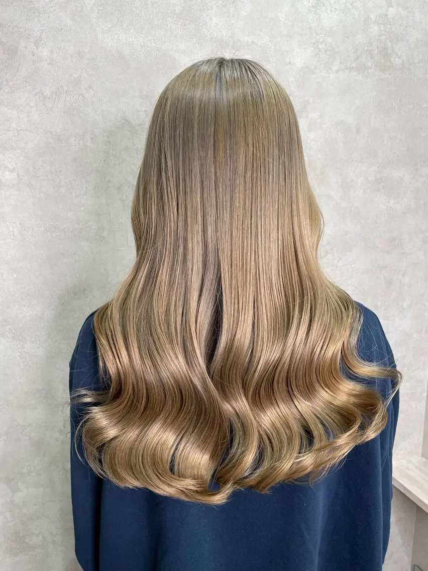 ロング カラー ヘアアレンジ 🍑🧋ハイトーン 暖色カラーlucaのヘアスタイル