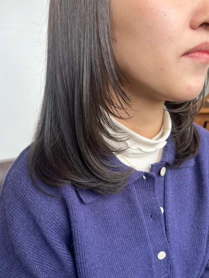 セミロング カット トリートメント 塩川ももこ/ 自然な縮毛矯正のヘアスタイル