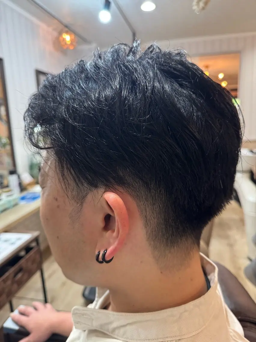 ミディアム メンズ ツーブロック 刈り上げ 樋口 まさみのヘアスタイル