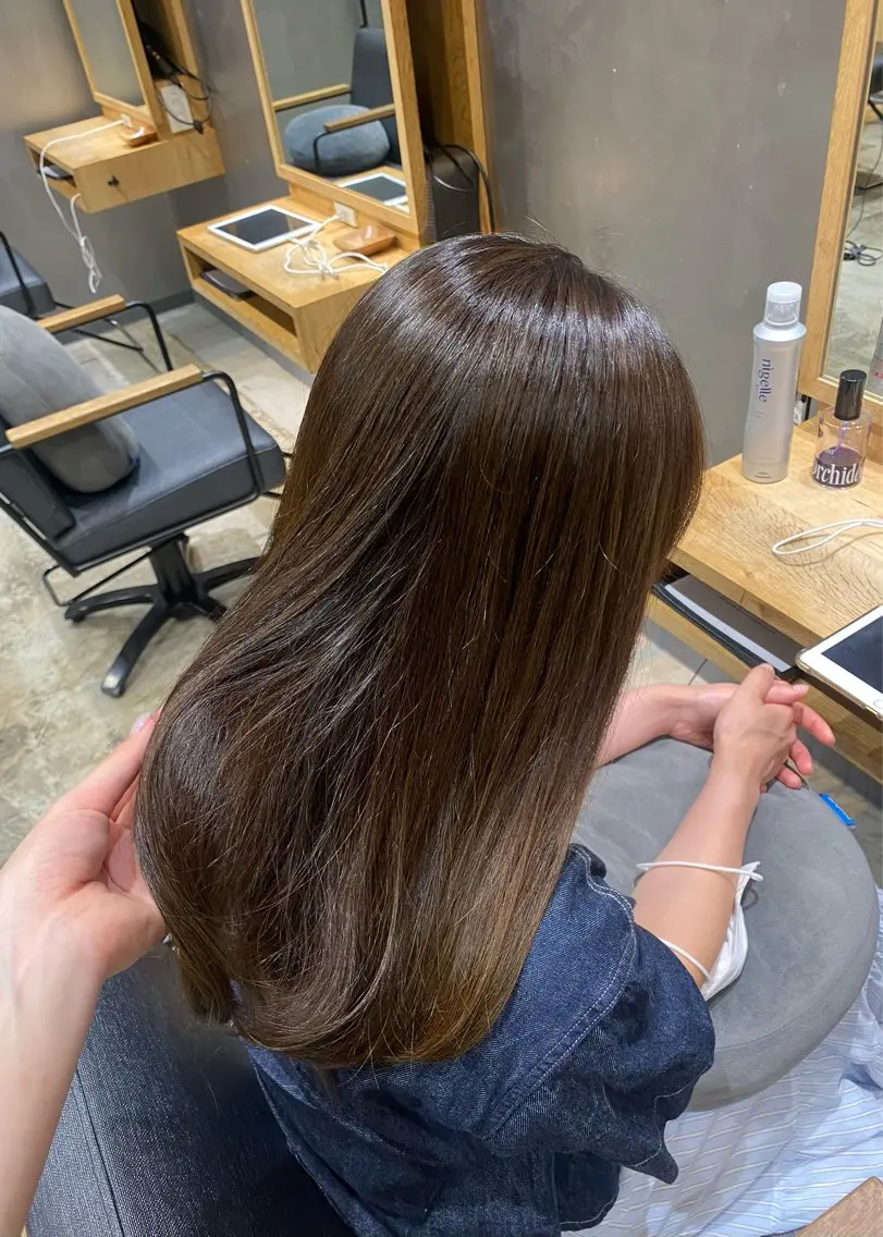 セミロング ヘアカラー 松本 凪のヘアスタイル