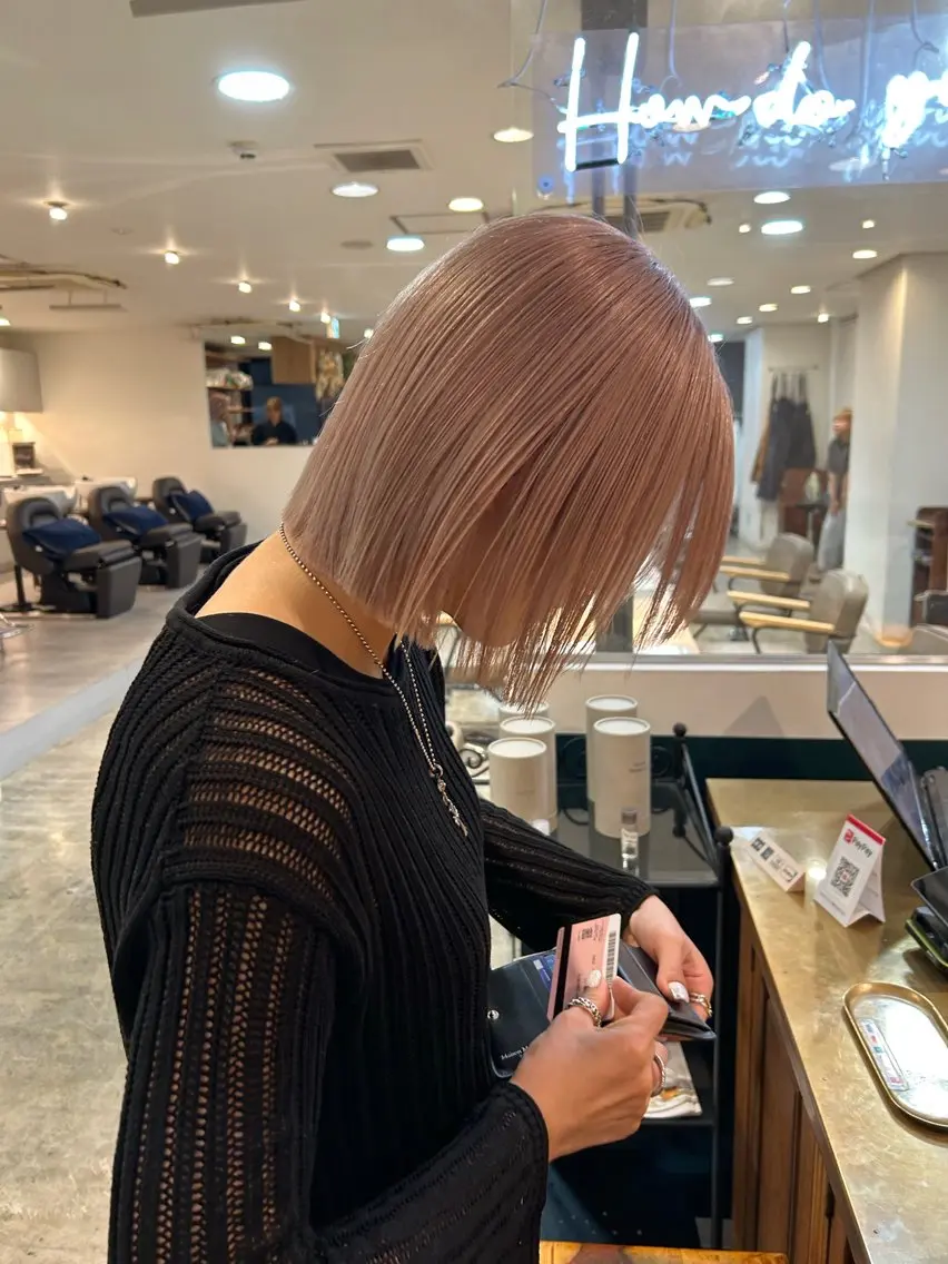 ショート カラー ベージュカラー ミルクティーベージュ ボブ カット ヘアカラー カラーリスト菅野 竜矢🌈のヘアスタイル