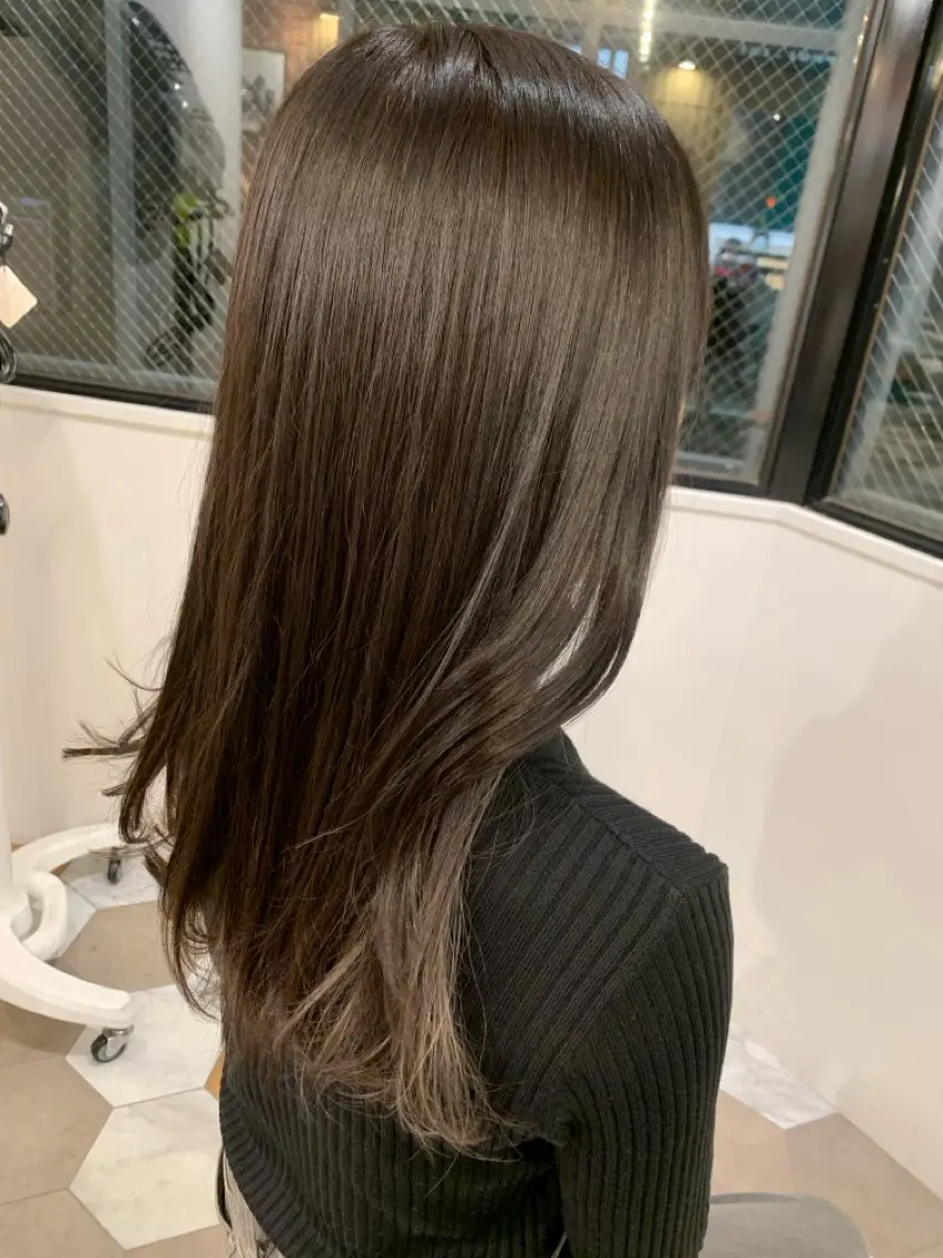 カラー ブラウンカラー カット ヘアカラー トリートメント 平出 千尋のヘアスタイル