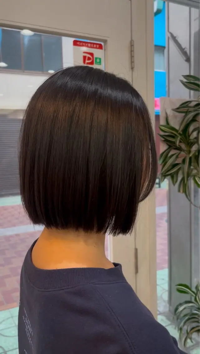 ミディアム カット 縮毛矯正 艶髪🥣透明感カラー 🫧前田奈津実のヘアスタイル