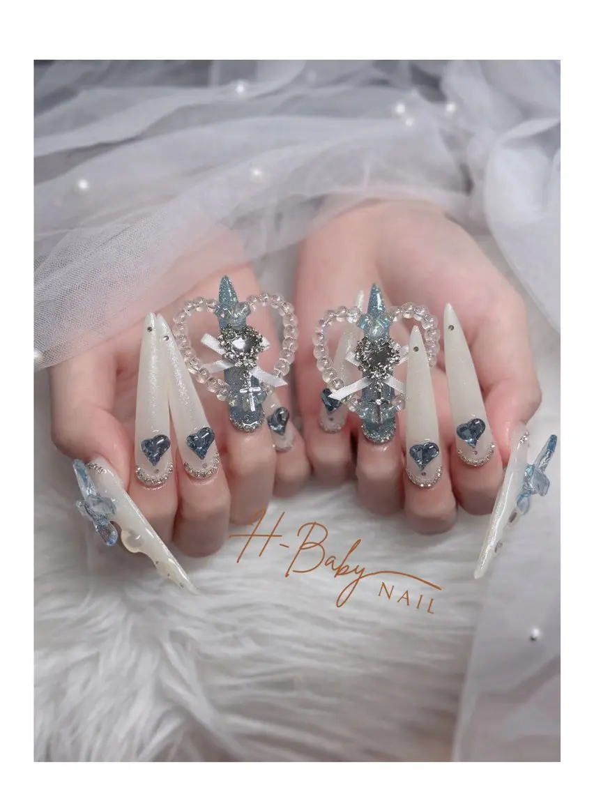 ネイル オーロラネイル フレンチネイル ジェルネイル ハロウィン キラキラネイル ハンドネイル H.baby Nail Salonのネイルデザイン