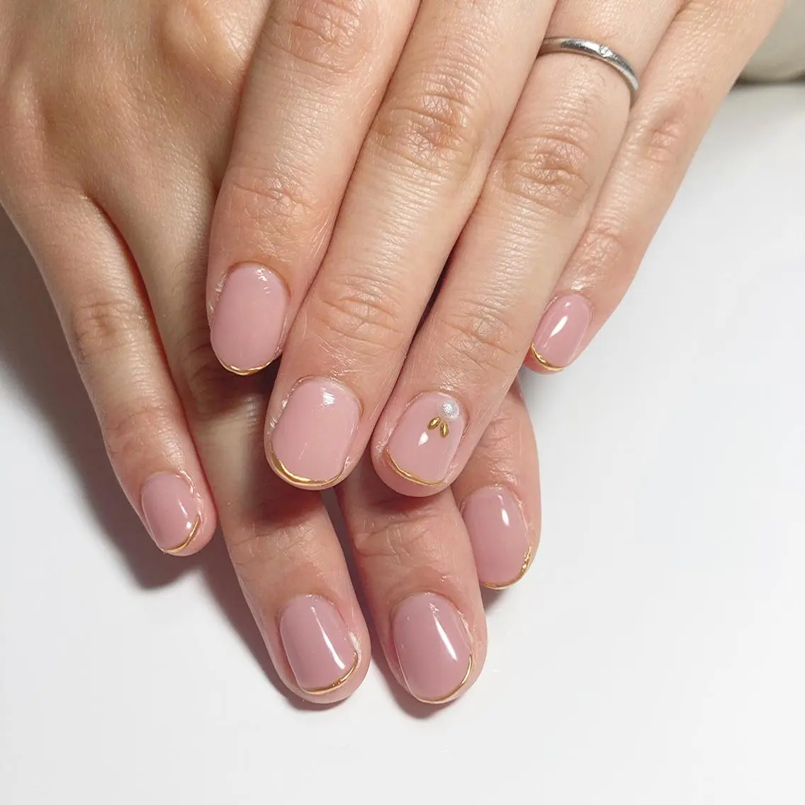 ネイル ミラーネイル 手書きが得意🖌️ Y’s  nailのネイルデザイン