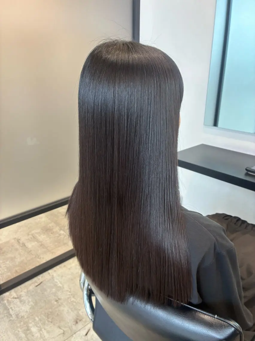ロング ロング カット 縮毛矯正 池袋 半個室 大人女性ヘアのヘアスタイル