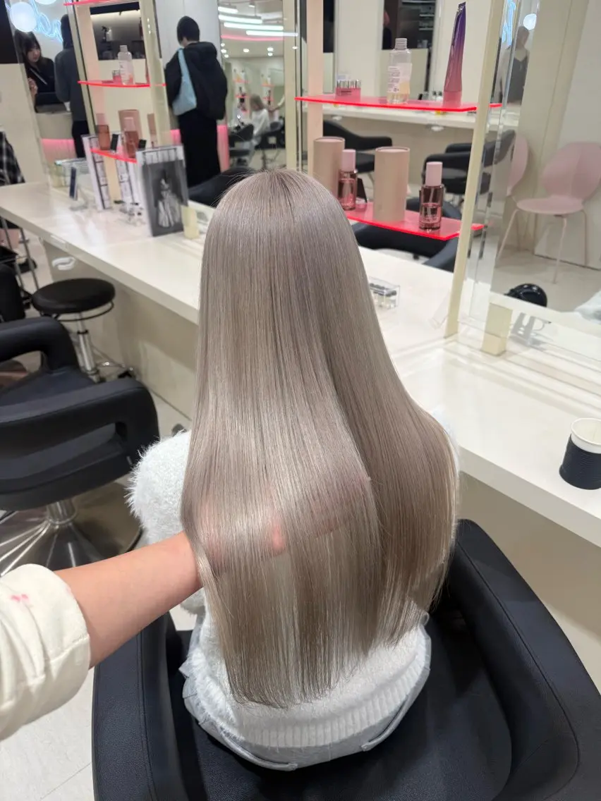 ロング ヘアカラー ️🫧 AINE 🫧ハイトーンカラーのヘアスタイル