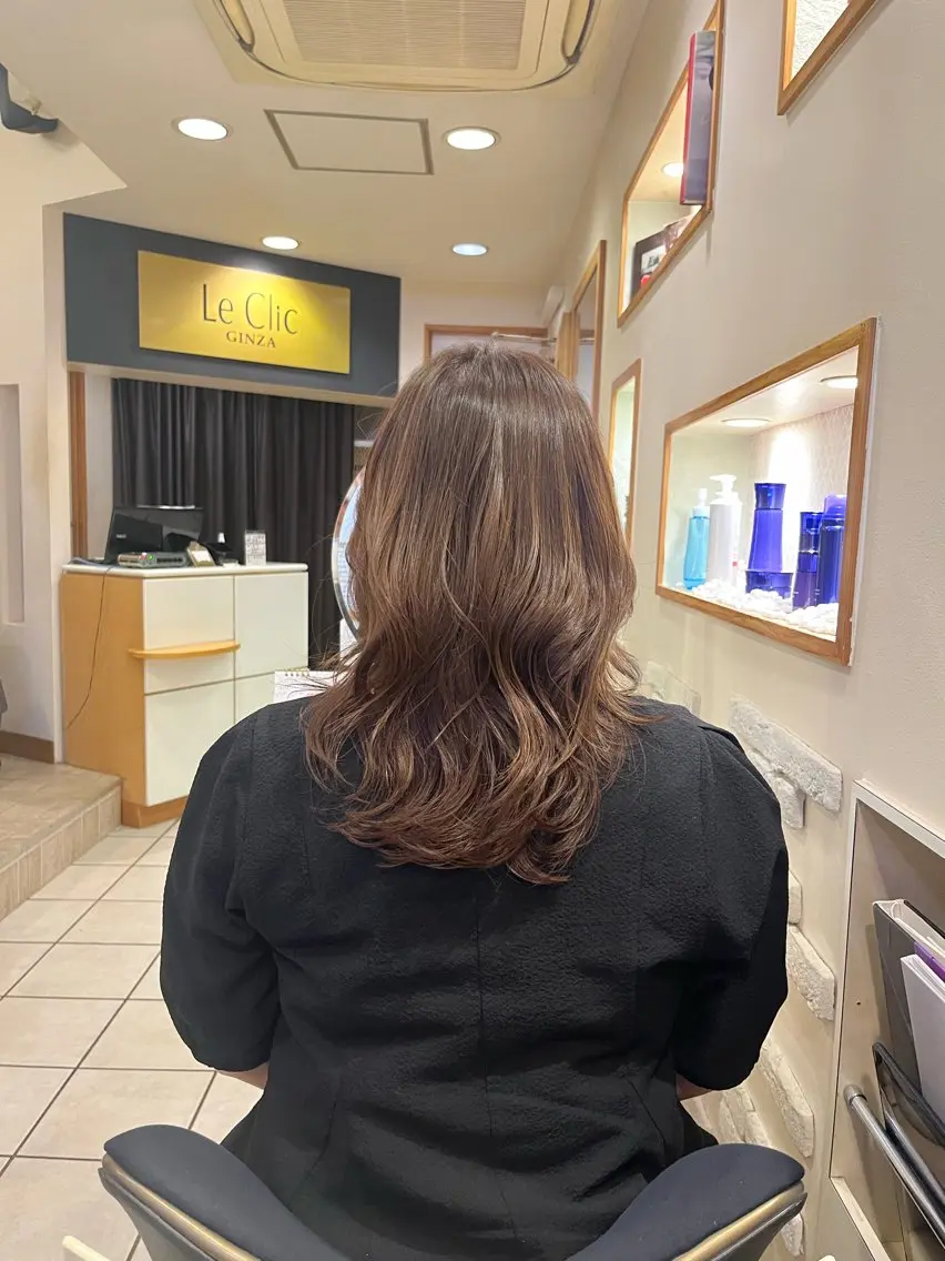 セミロング イソベ ミズキのヘアスタイル