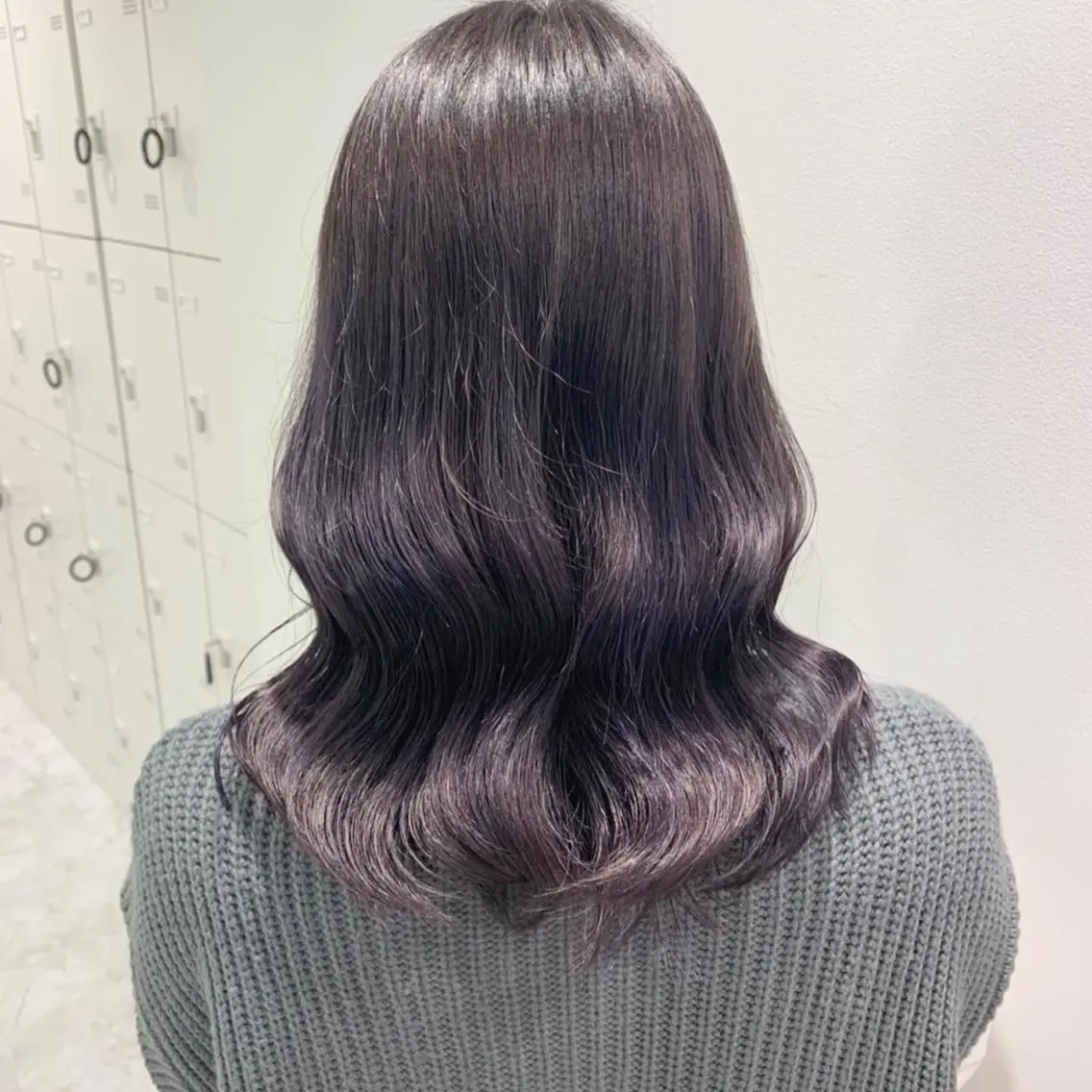 セミロング カラー アッシュ ラベンダーカラー ラベンダーアッシュ 髪質改善 ベージュカラー💖 やすひろのヘアスタイル