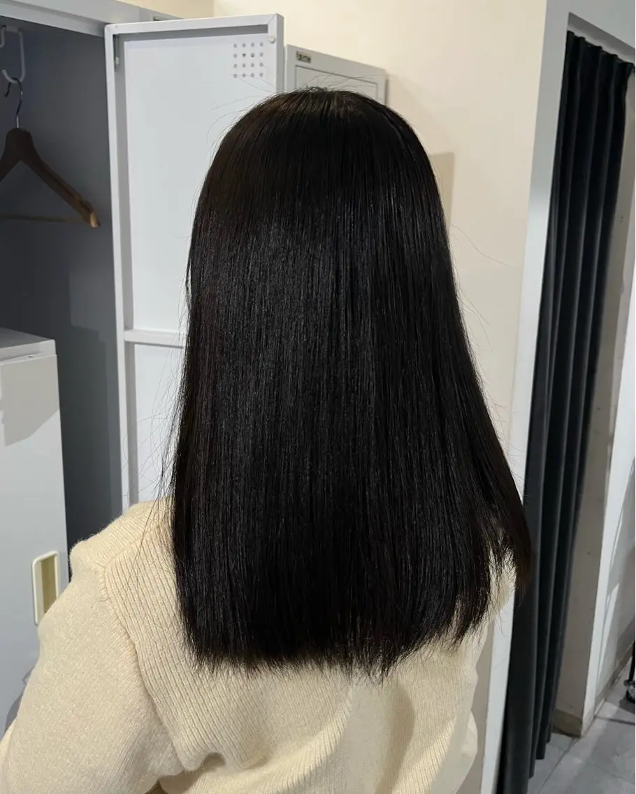 セミロング カラー 黒髪 ブリーチ 透明感カラー デザインカラー ハイトーンカラー ヘアカラー トリートメント sayuri /大阪・心斎橋美容師のヘアスタイル