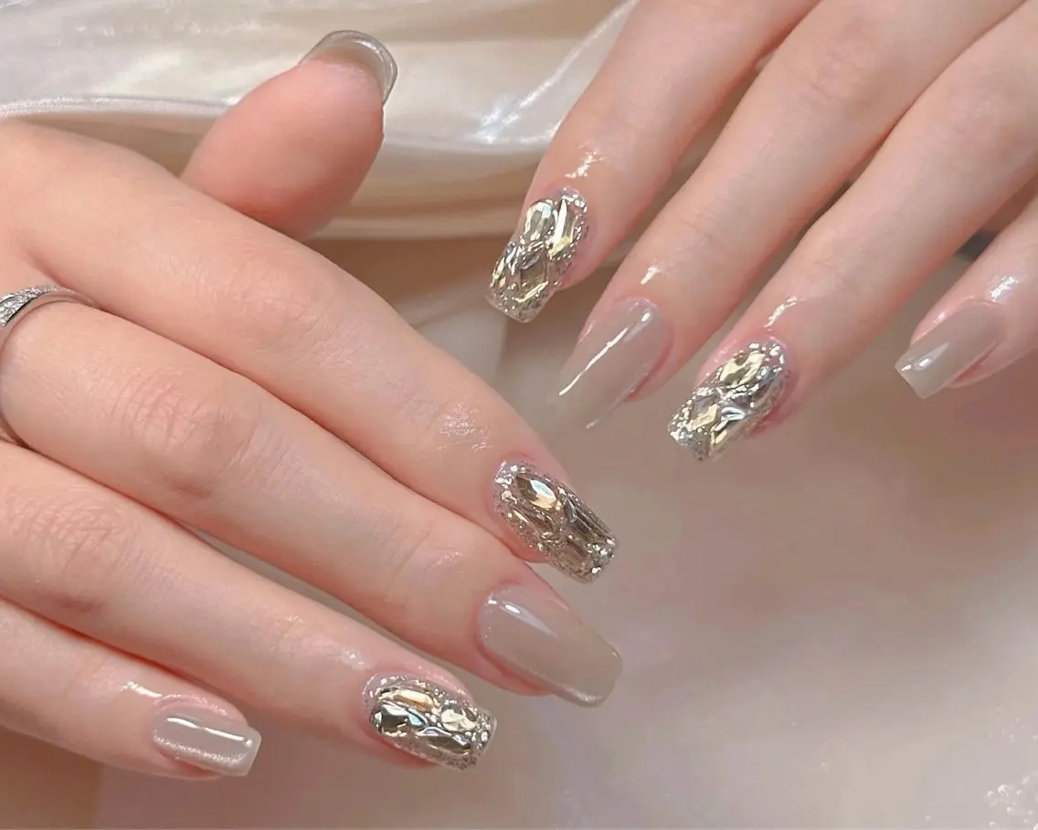 ネイル LUMI NAILのネイルデザイン