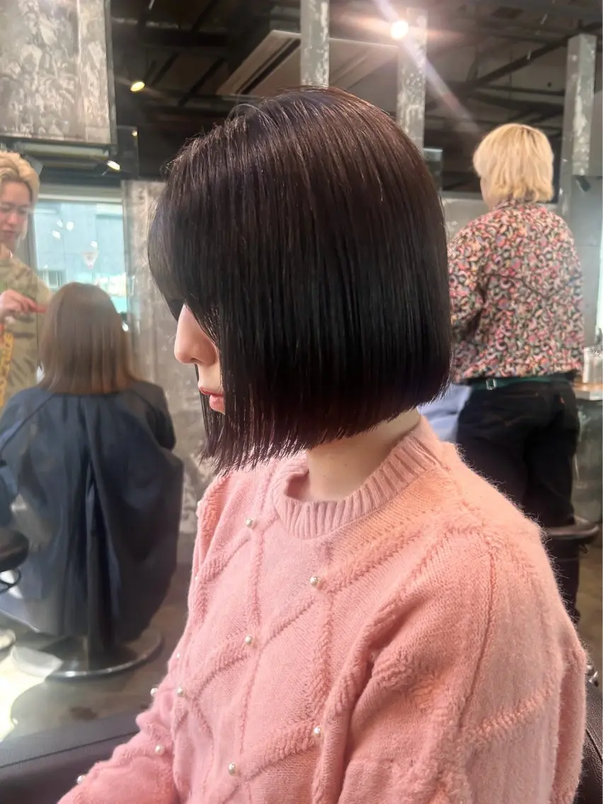 ショート カラー 切りっぱなしボブ 前下がりボブ ボブ カット ヘアカラー トリートメント ヘアセット 【縮毛矯正ブリーチ】 MANATO🌈のヘアスタイル