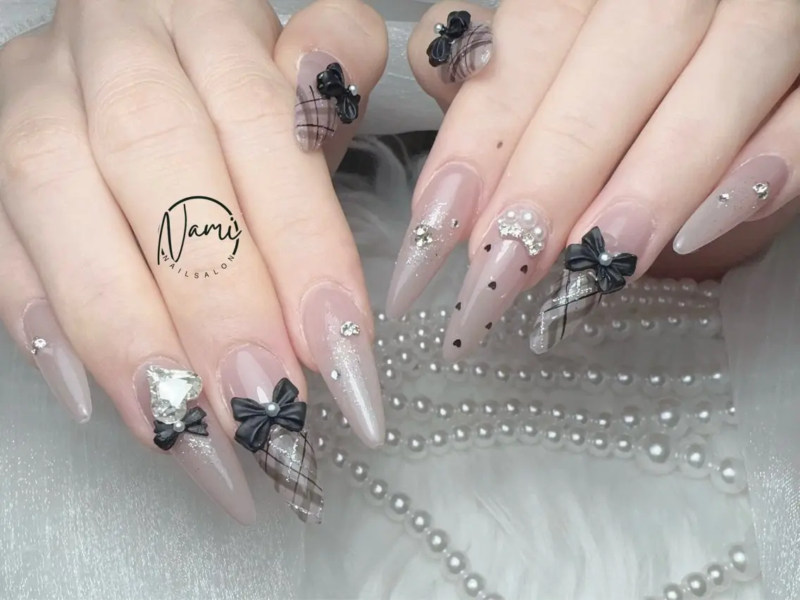 ネイル 長さ出し ガーリー 韓国ネイル ロングネイル 持ち込み ハンドネイル Nami nail salonのネイルデザイン
