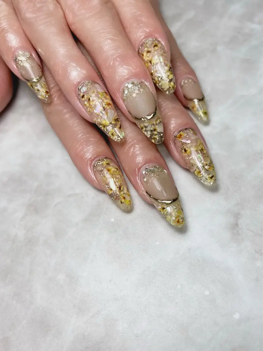 ネイル フラワーネイル ミラーネイル スカルプネイル Nailsalon E's cafeのネイルデザイン