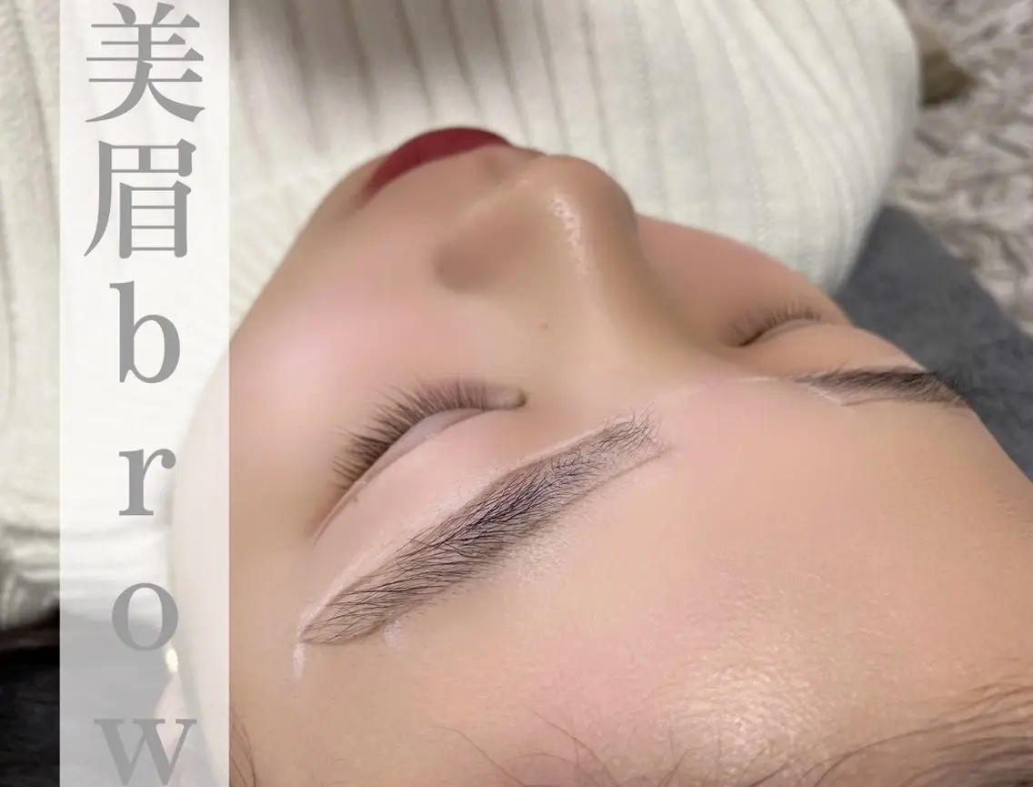 アイブロウ ワックス脱毛 眉カット wax脱毛ピーリング CREACIA京橋の眉毛・アイブロウイメージ