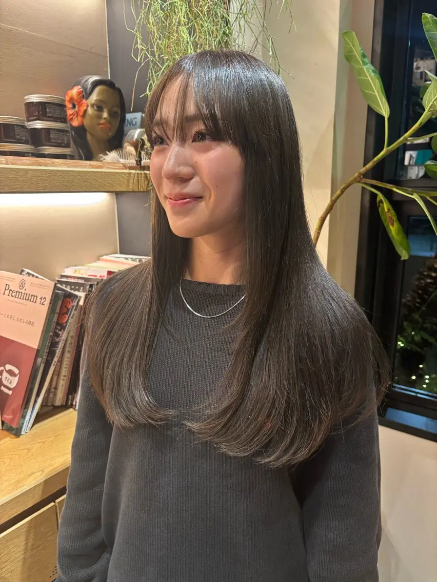 カラー 透明感カラー オリーブカラー 前田 唯のヘアスタイル