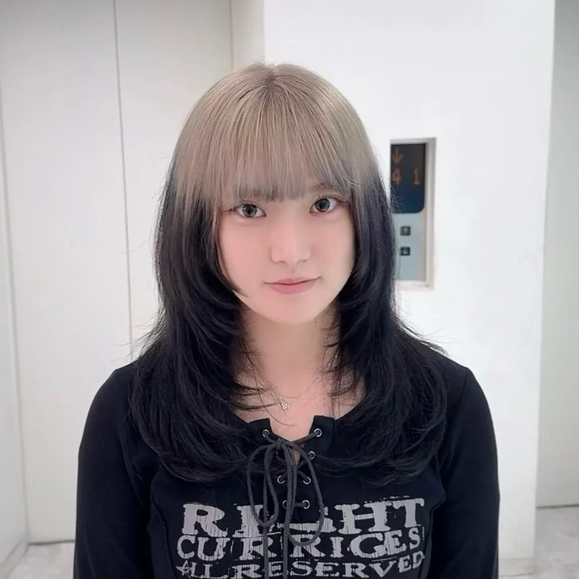 セミロング カラー ヘアアレンジ ウルフカット×ハイ トーン職人🤍ゆうひのヘアスタイル