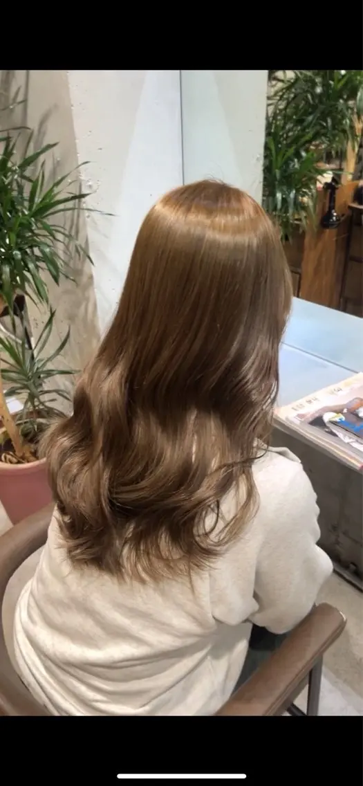 カラー 透明感カラー オリーブカラー 岩間 ゆいこのヘアスタイル
