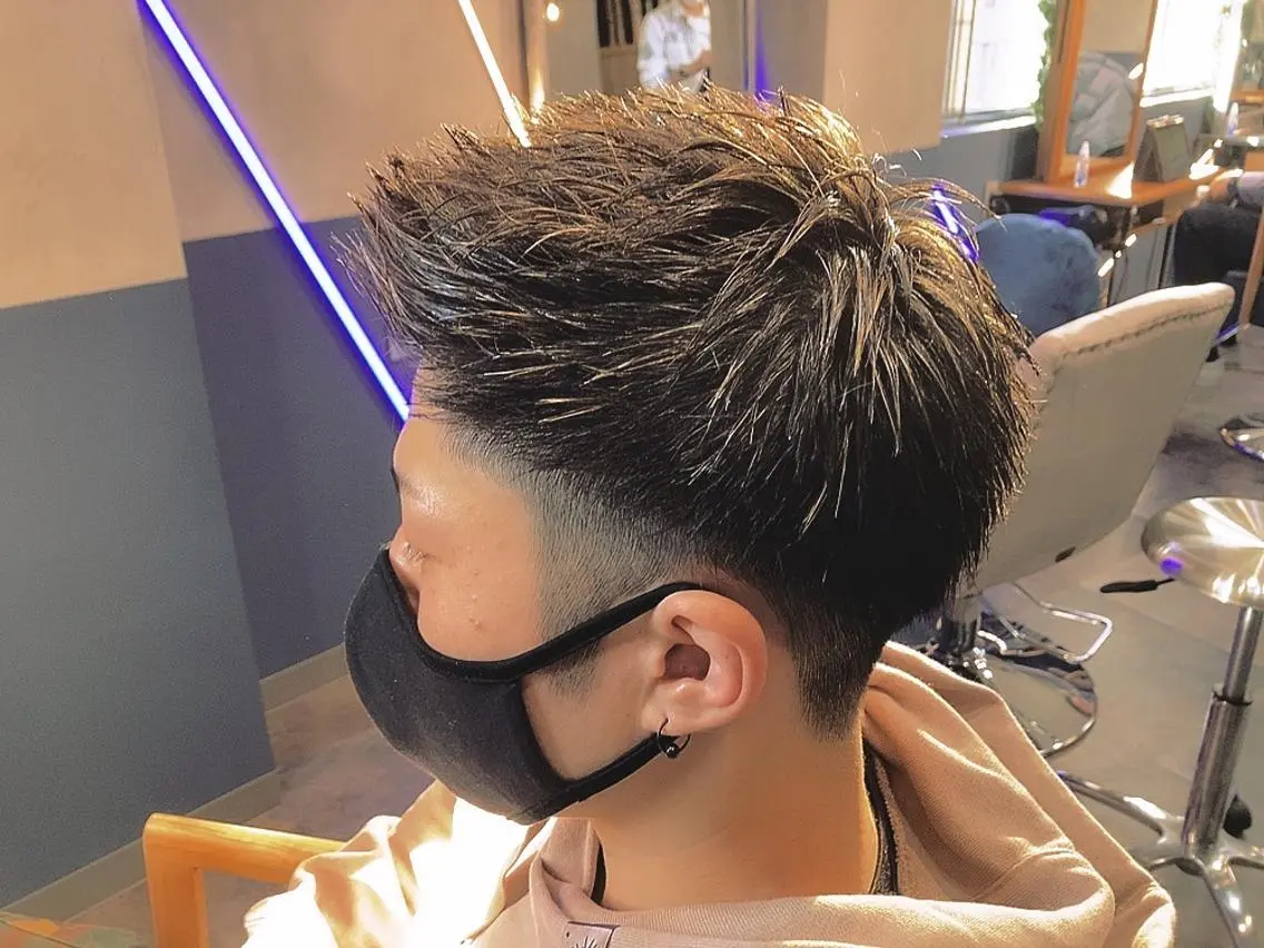 ショート カラー メンズ メンズメッシュ スパイキーショート メッシュ ショートヘア 松澤 勇輝のヘアスタイル