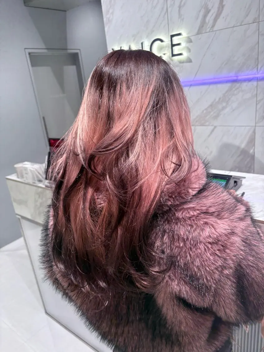 ロング カラー デザインカラー レイヤーカット カット ヘアカラー トリートメント 菜々🦖新宿 men's特化のヘアスタイル