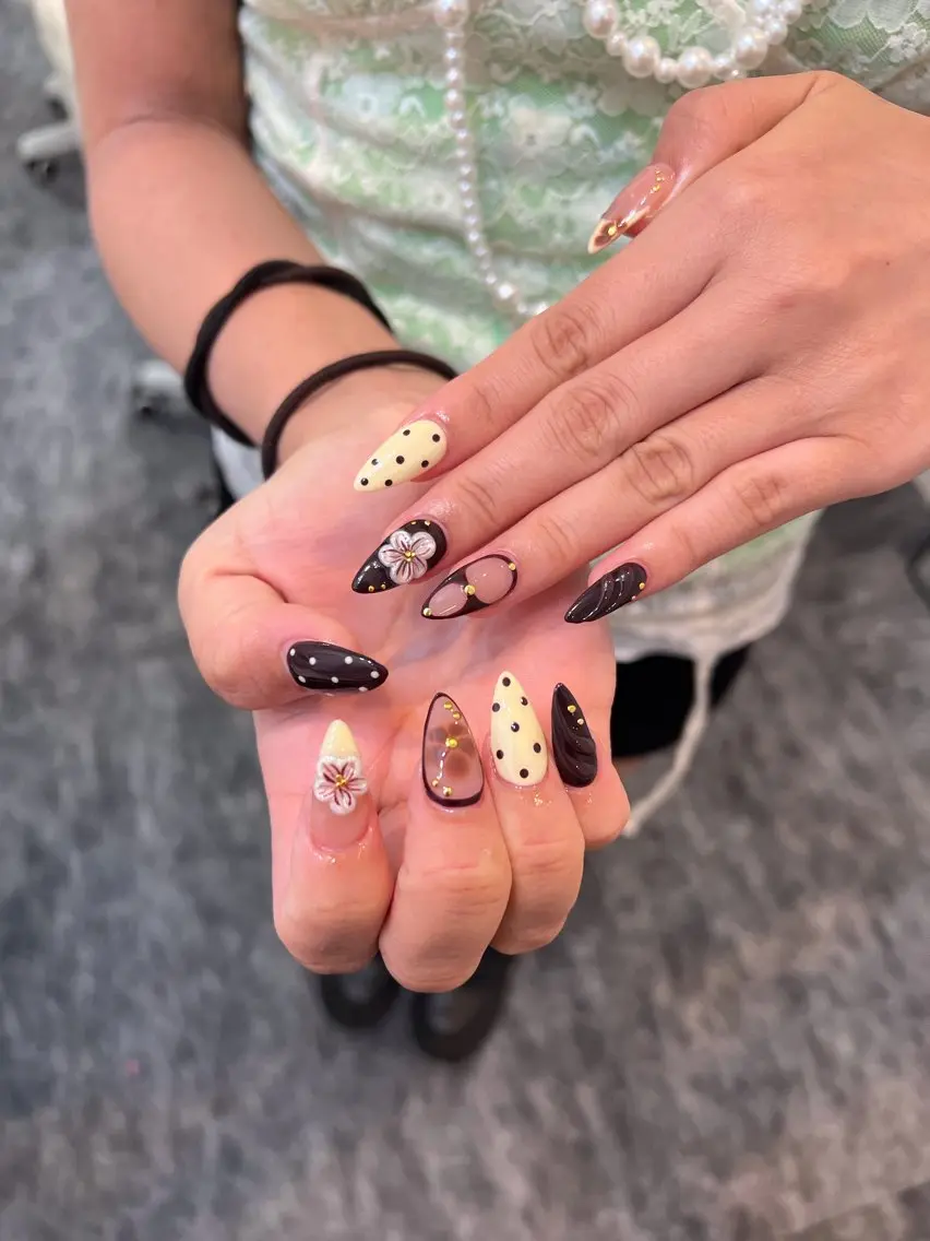ネイル オーロラネイル ボルドー ブラウン 氷ネイル・うるうるネイル キラキラネイル ハンドネイル Sora  Nail 長さ出し専門店のネイルデザイン