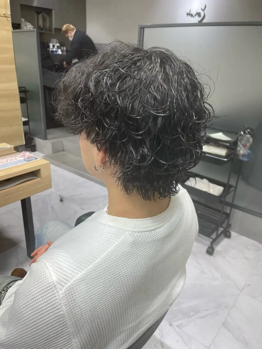 ショート パーマ メンズ メンズパーマ 波巻きパーマ カット パーマ トリートメント 🌻メンズカット 落合諒🌻のヘアスタイル