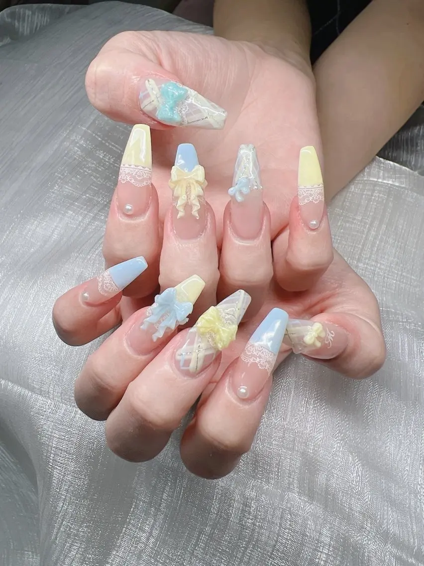 ネイル 長さ出し グラデーション 卒業式 キラキラネイル マグネットネイル ハンドネイル Lee Nailsのネイルデザイン