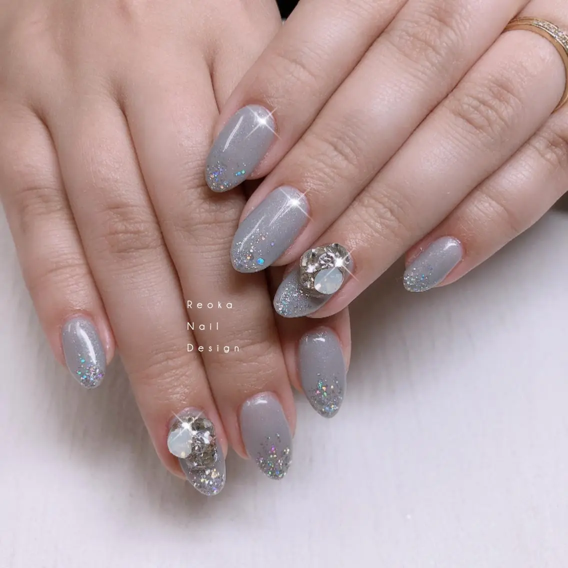 ミディアム ネイル ハンドネイル Blowe ニュアンスのネイルデザイン