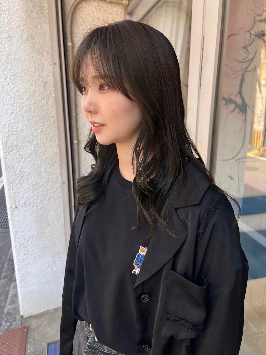 セミロング カラー ブラウンカラー 透明感カラー オリーブブラウン レイヤーカット 幸下 美佳のヘアスタイル