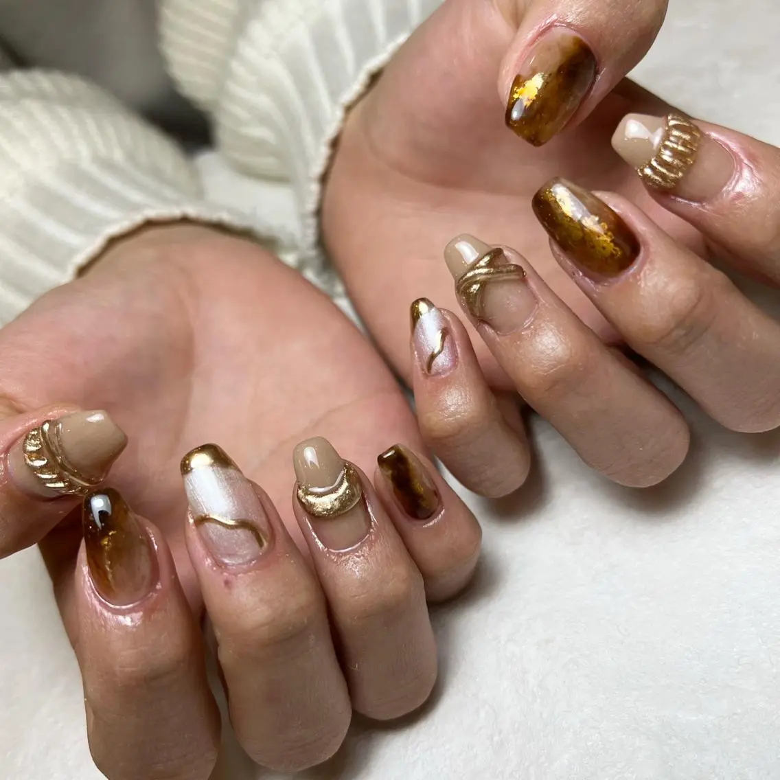 ネイル アートネイル ジェルネイル パラジェル ホワイト MAKANI salonのネイルデザイン