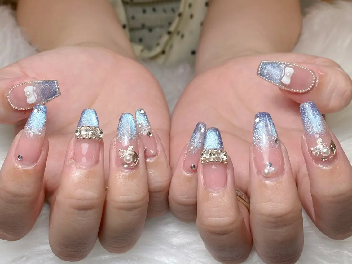 ネイル オーロラネイル ブラウン フラッシュネイル フラワーネイル ホログラムネイル ハンドネイル ハンドケア Rei _Nail 新宿のネイルデザイン