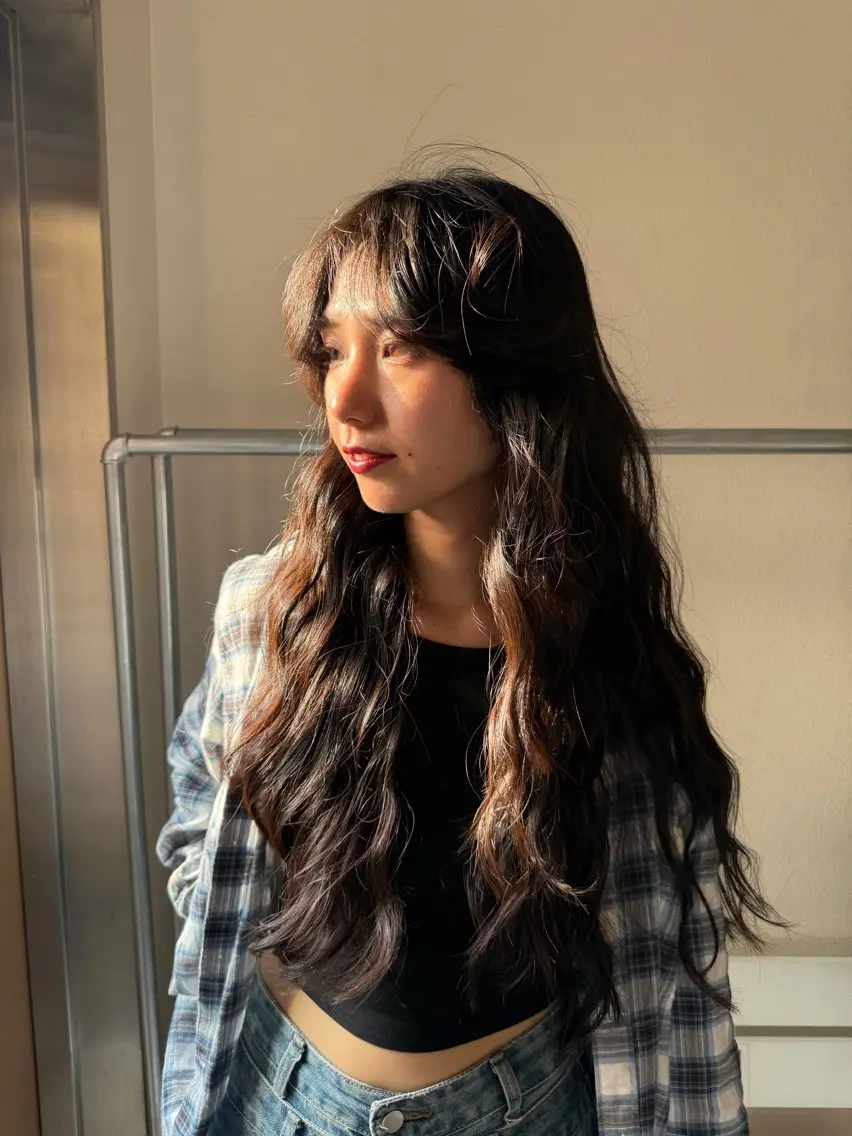 ロング ウチミズ サヤカのヘアスタイル