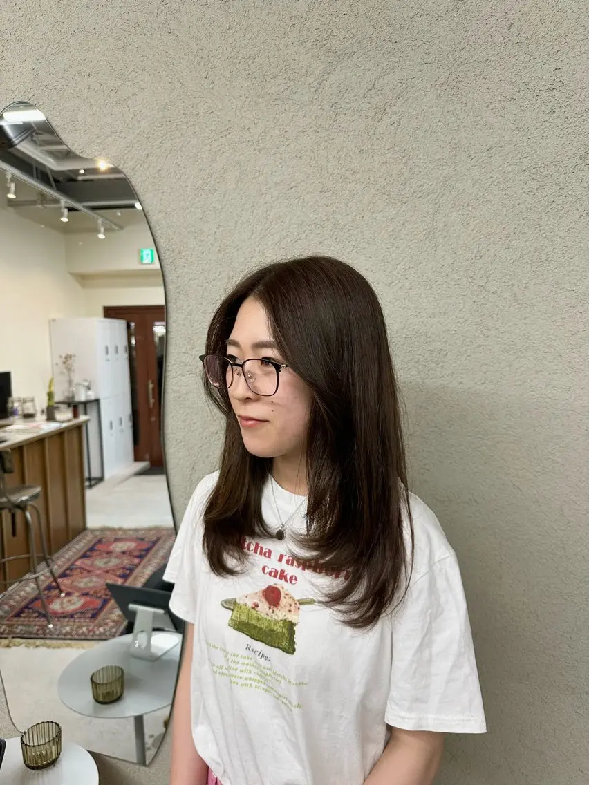 セミロング カラー 透明感カラー Shiro RENのヘアスタイル