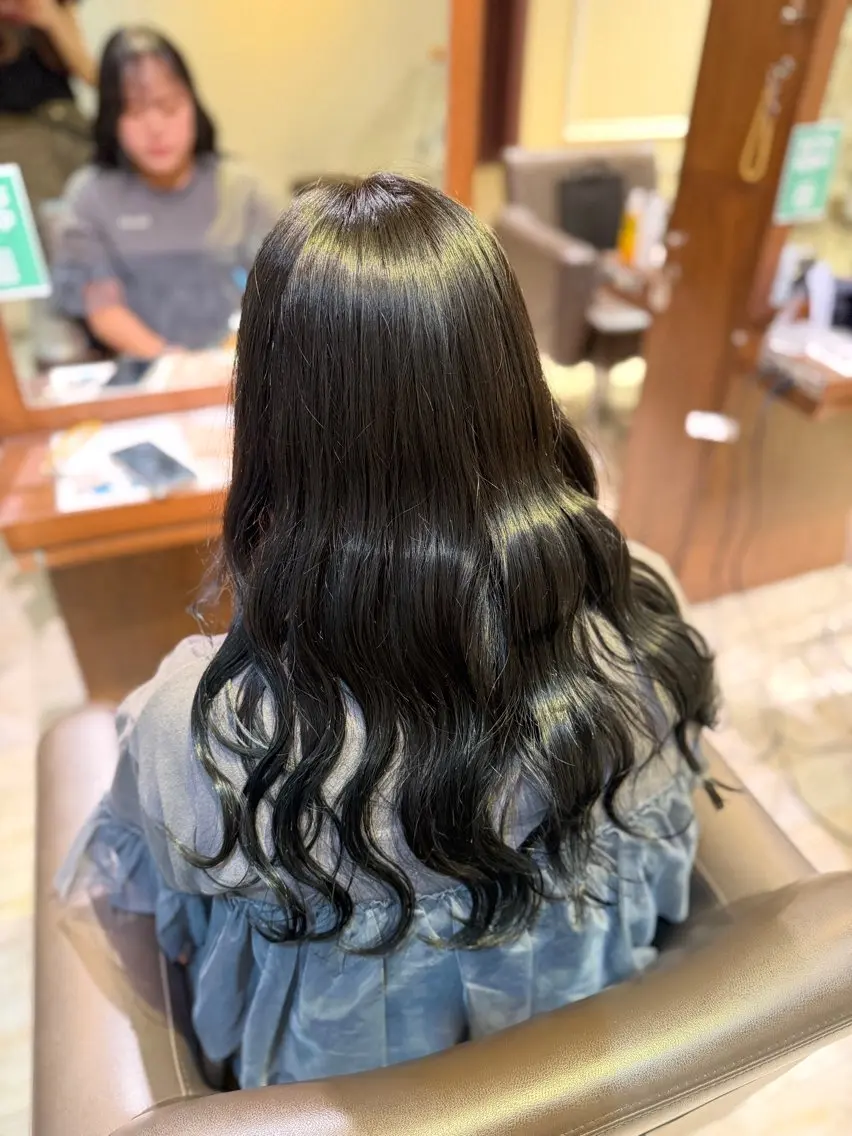 カラー 神野 流嘉のヘアスタイル
