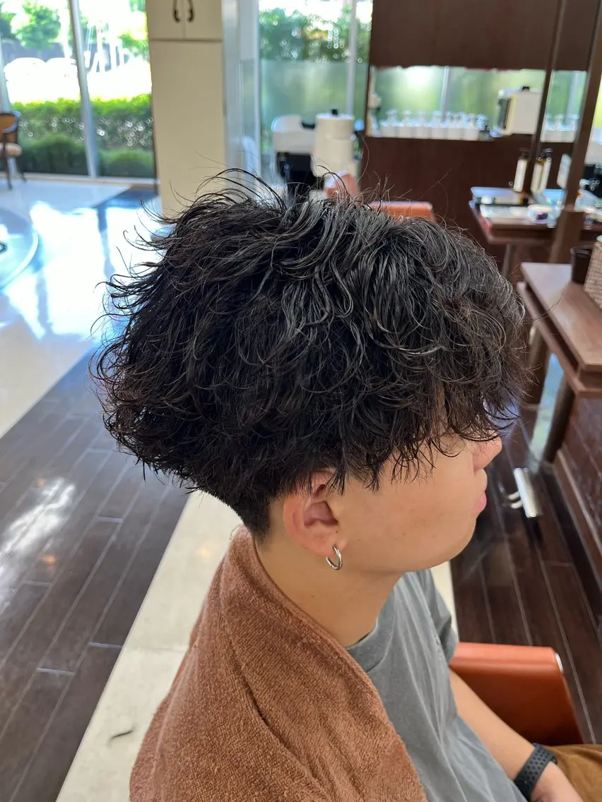 ショート パーマ メンズ メンズパーマ 波巻きパーマ スパイラルパーマ 🧊メンズ特化🧊 高木航希のヘアスタイル