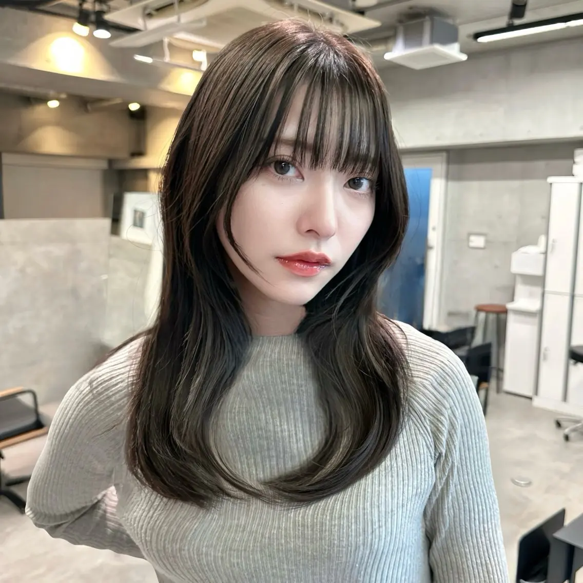 ミディアム くびれヘア 学生 髪質改善 韓国風ヘア レイヤーカット カット ヘアカラー オシャレ髪✔️ 店長オオキアキヒロのヘアスタイル