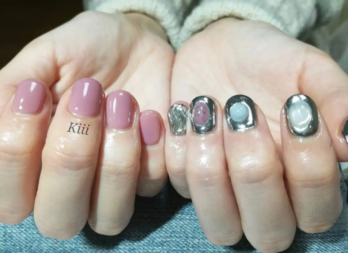ネイル ミラーネイル ハンドネイル フットネイル kiii.__ ✴︎*のネイルデザイン