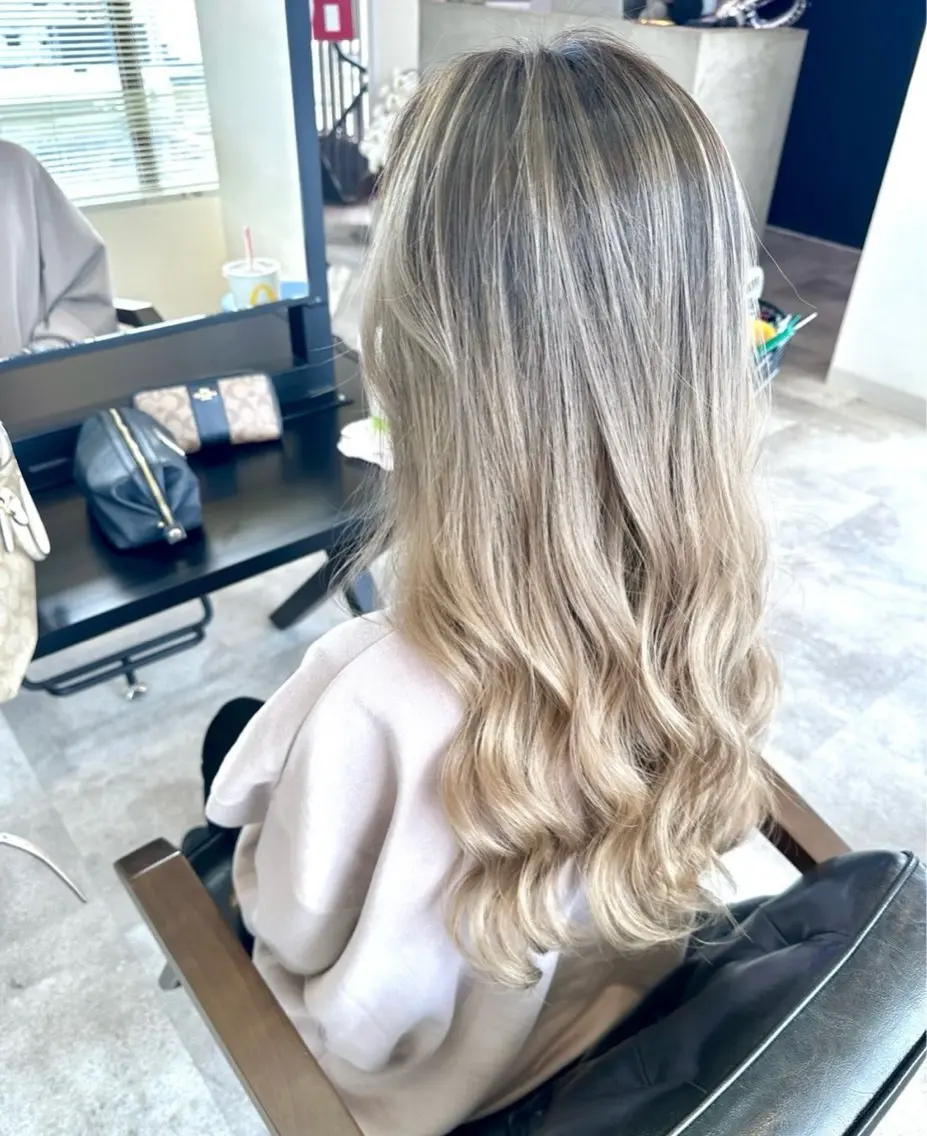 ロング カラー ヘアカラー トリートメント ROI 【ロイ】のヘアスタイル