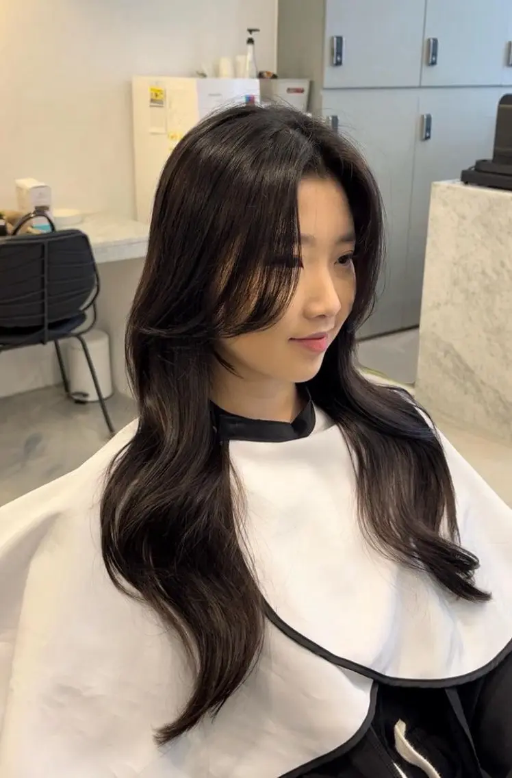 ロング ロングレイヤー 韓国風ヘア レイヤーカット ロング ✨ブリーチ募集中 ✨イェビンのヘアスタイル