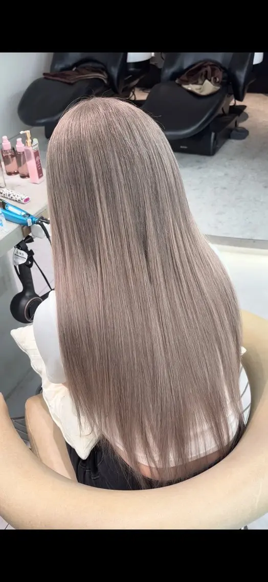 ロング カラー あいり／艶髪 、透明感カラー🩶のヘアスタイル