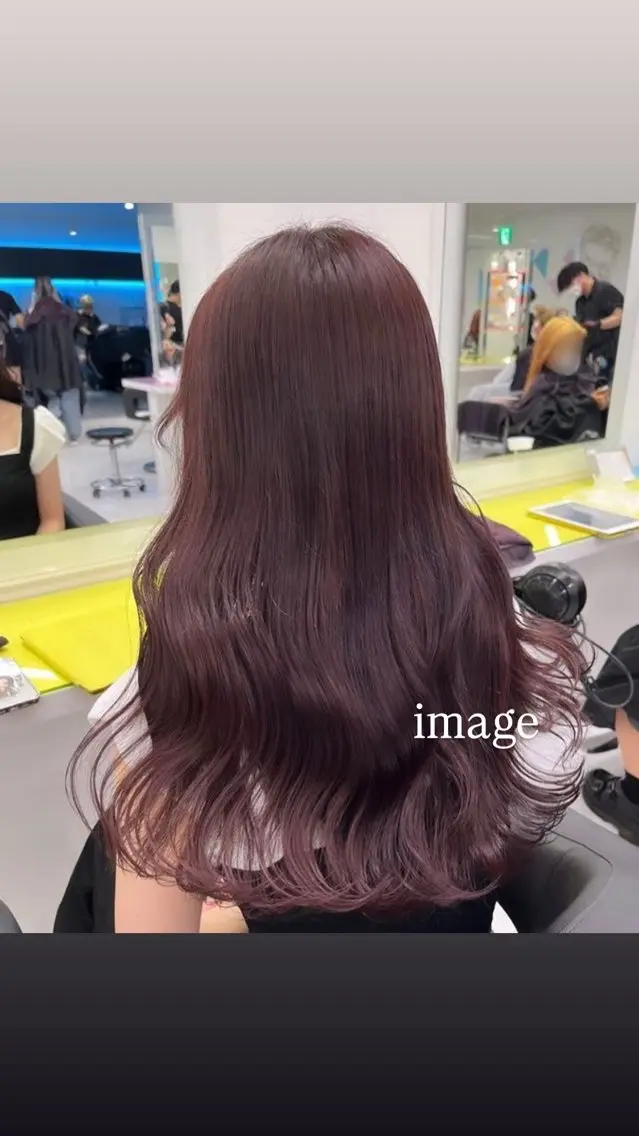 ロング カラー ブリーチ 透明感カラー ダブルカラー 塩津 百華のヘアスタイル